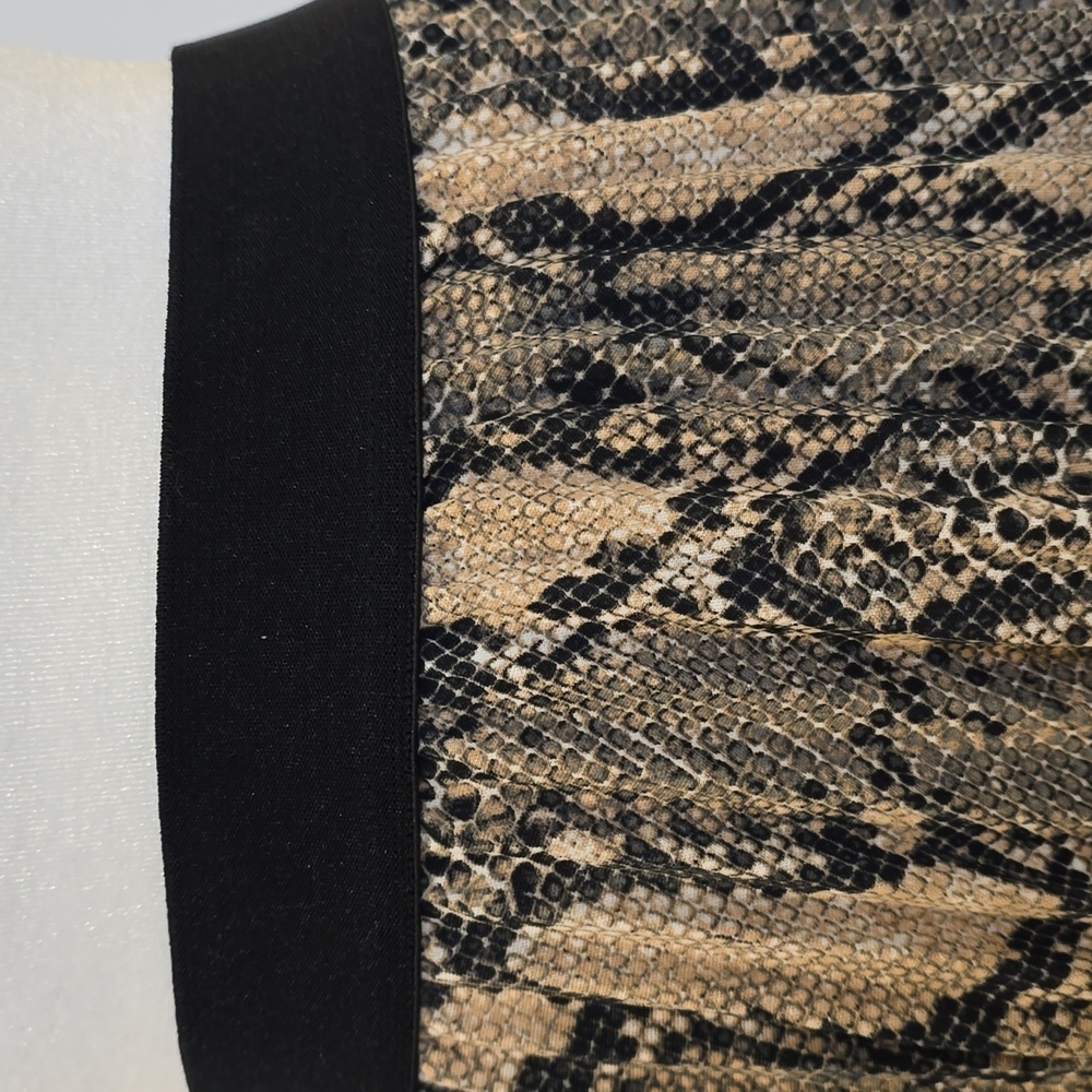 H&M Midi Snake-Primt Pleated Flowy Skirt - image 2